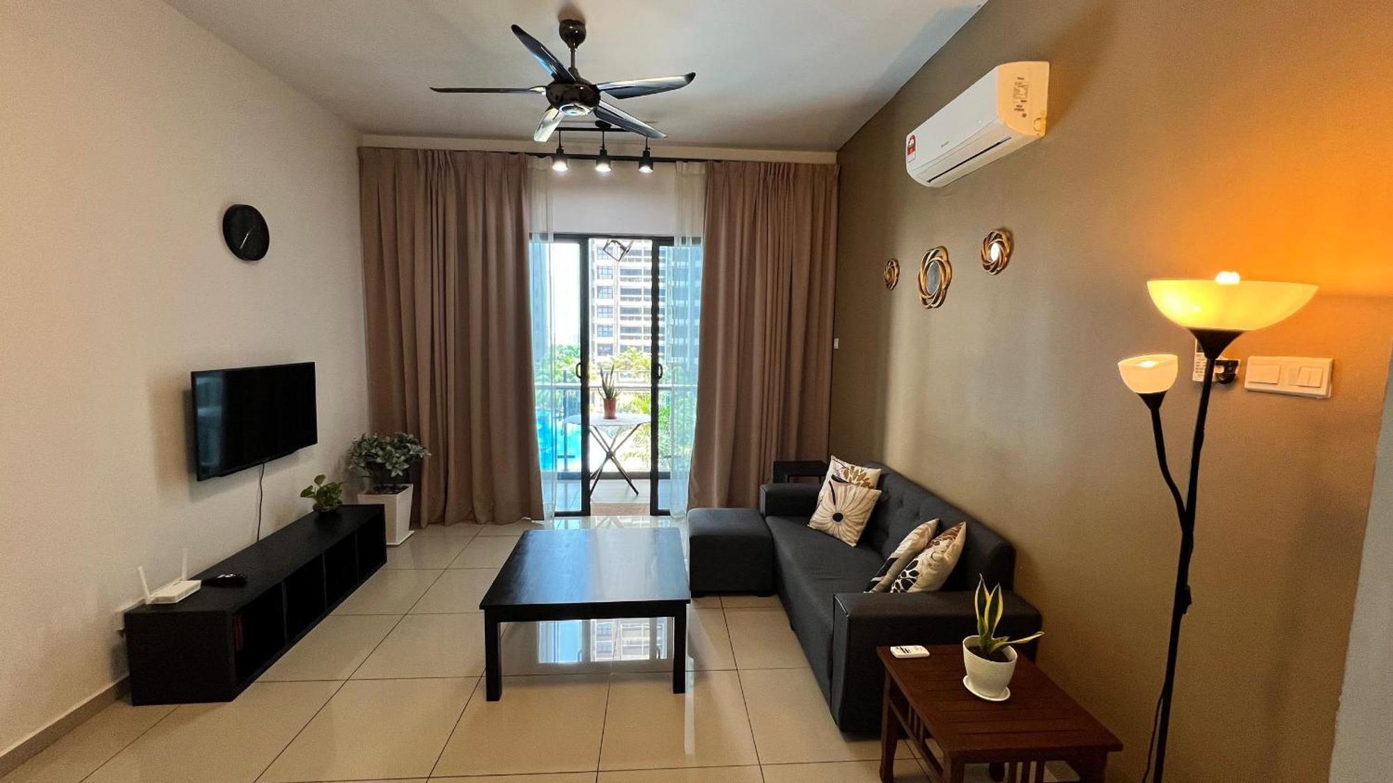Happy @ Atlantis Residences Pool View Pangsapuri Malacca